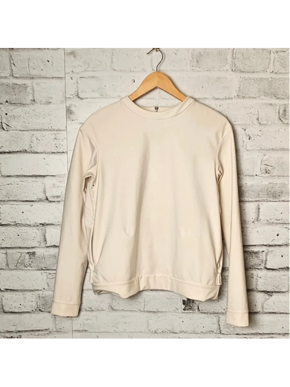 Lululemon Cream Half Zip Pullover Long Sleeve Athletic Top Size 6